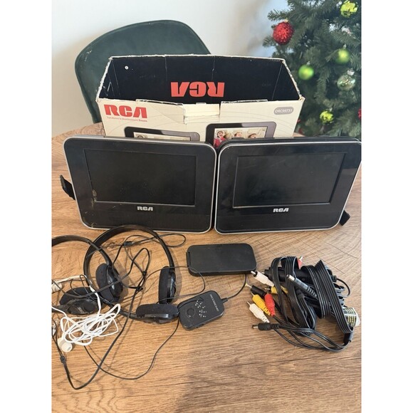 RCA 7” Dual Screen Mobile DVD System Headrest Mounting Kit And Remote Control - Picture 2 of 4